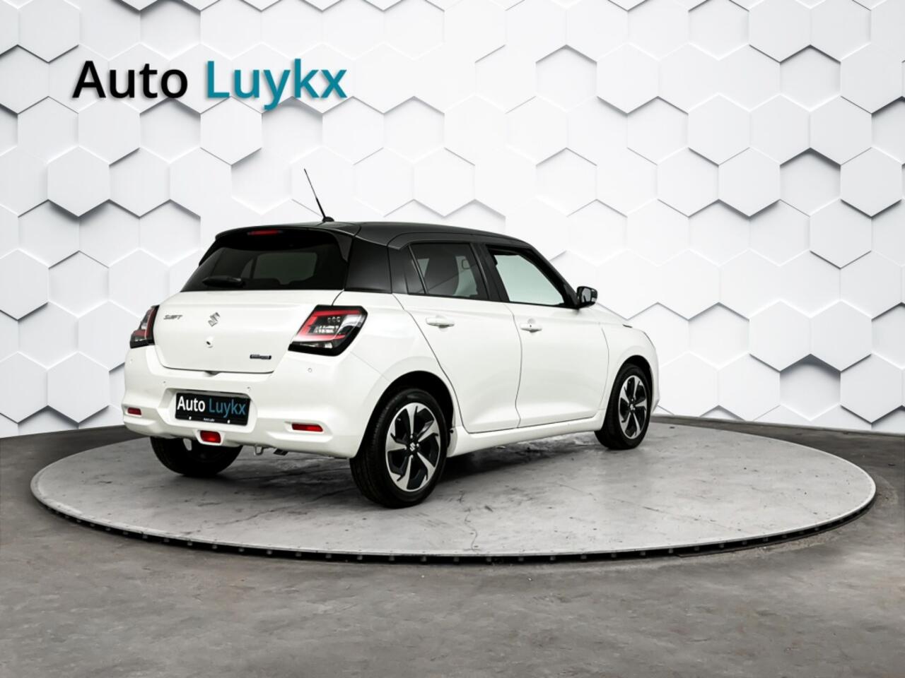 Suzuki SWIFT 1.2 Style Smart Hybrid | Voorraad | ¤2.300,- actiekorting!