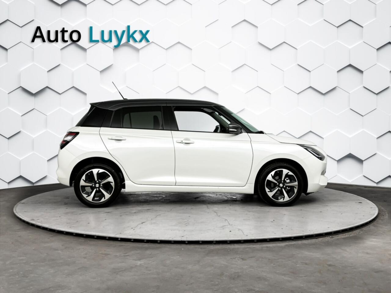 Suzuki SWIFT 1.2 Style Smart Hybrid | Voorraad | ¤2.300,- actiekorting!