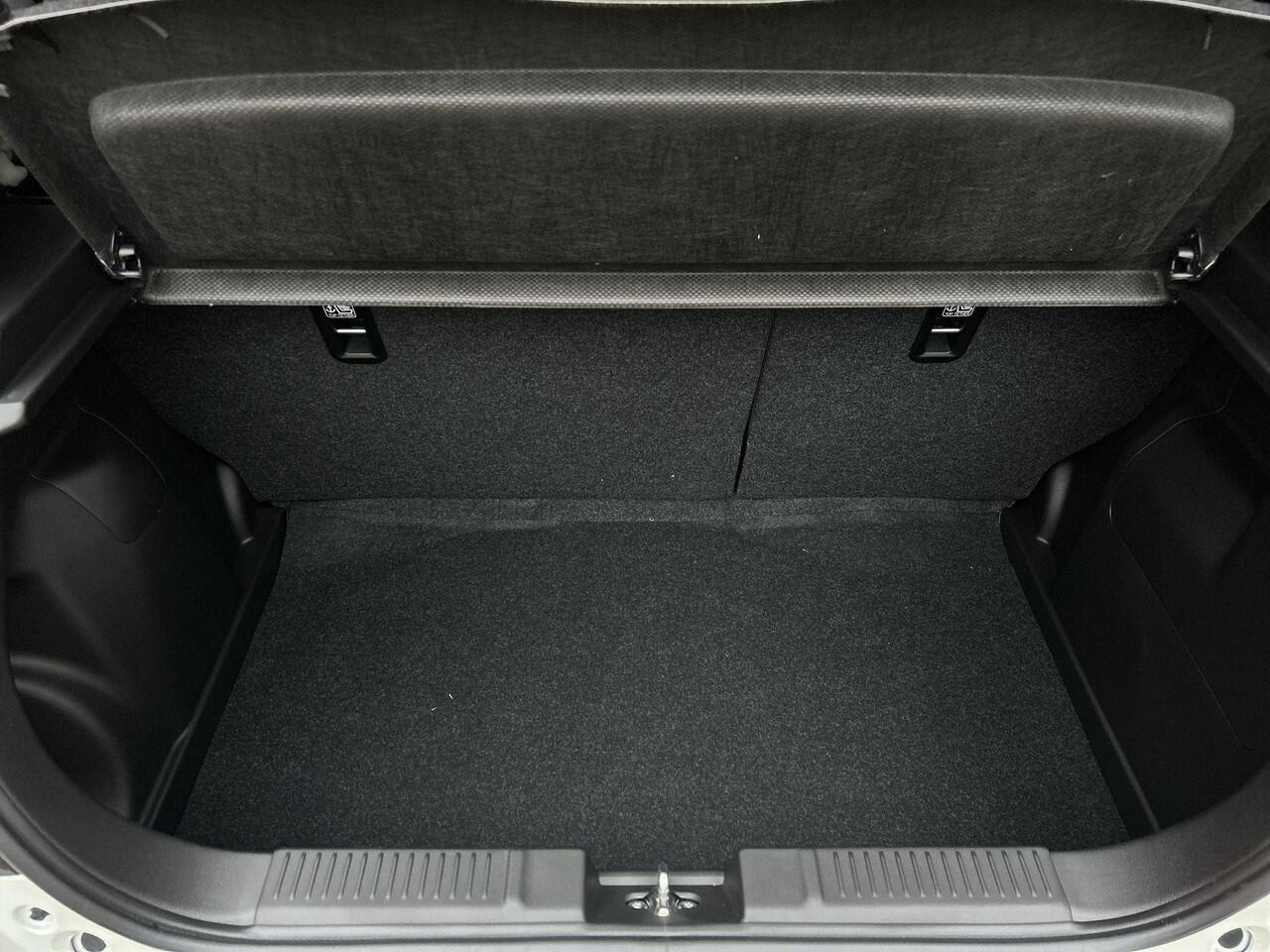 Suzuki SWIFT 1.2 Select Smart Hybrid RIJKLAAR | Navigatie | Camera | Cruise Control Adaptief | All-Seasonbanden | Demo