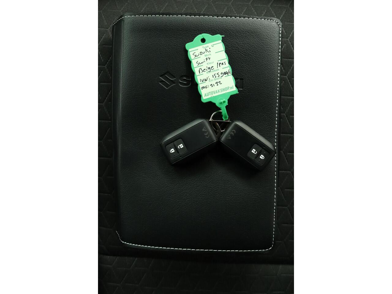 Suzuki SWIFT 1.2 Style Smart Hybrid | Automaat | Climate control | Cruise control adaptive | Navigatie | Apple carplay, Android auto | Keyless | Lichtmetalen velgen |