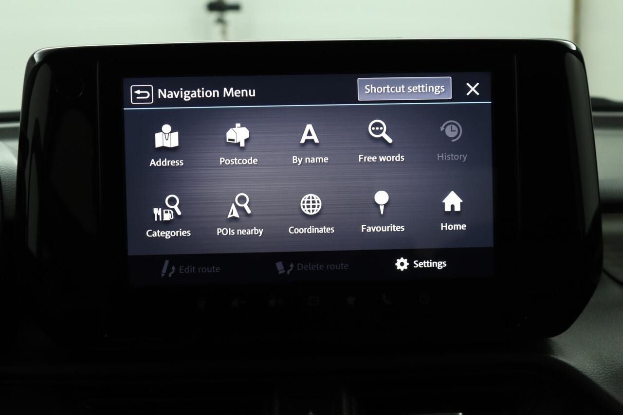 Suzuki SWIFT 1.2 Style Smart Hybrid | Automaat | Climate control | Cruise control adaptive | Navigatie | Apple carplay, Android auto | Keyless | Lichtmetalen velgen |