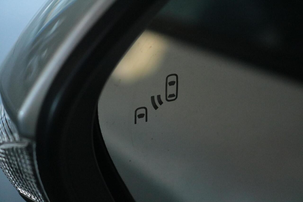 Suzuki Swace 1.8 Hybrid Style, Parkeersensoren , Stoel- en stuurverwarming