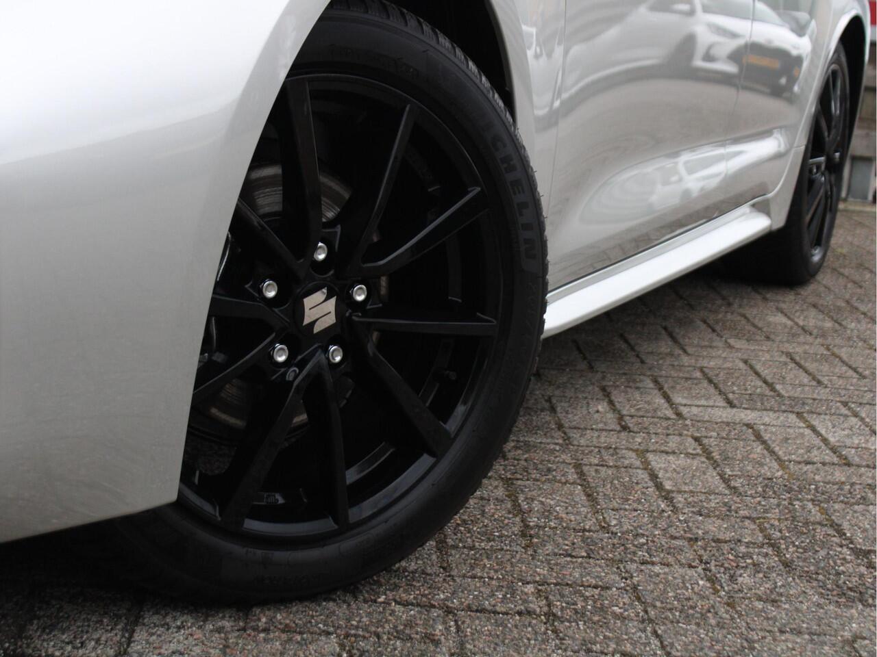 Suzuki Swace 1.8 Hybrid Style Automaat 140PK All-Season Banden, Adaptieve Cruise Control, Navigatie, Stuur Verwarmd, Voorruitverwarming, Draadloze Telefoonlader