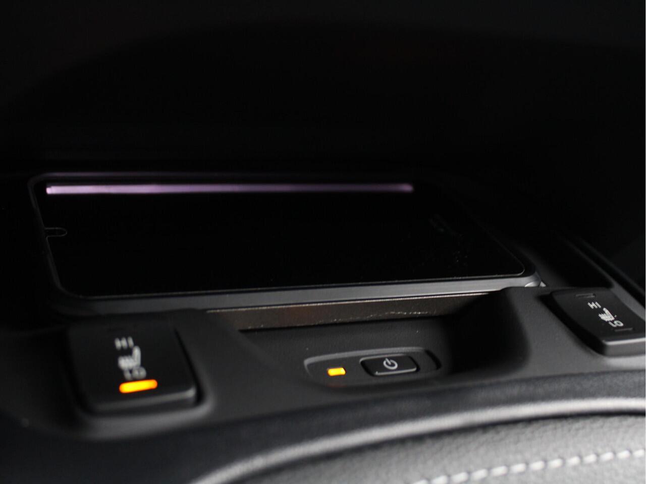 Suzuki Swace 1.8 Hybrid Style Automaat 140PK All-Season Banden, Adaptieve Cruise Control, Navigatie, Stuur Verwarmd, Voorruitverwarming, Draadloze Telefoonlader