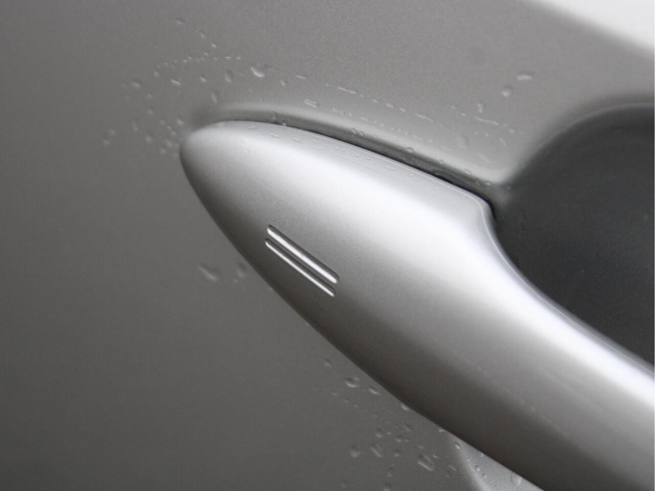 Suzuki Swace 1.8 Hybrid Style Automaat 140PK All-Season Banden, Adaptieve Cruise Control, Navigatie, Stuur Verwarmd, Voorruitverwarming, Draadloze Telefoonlader