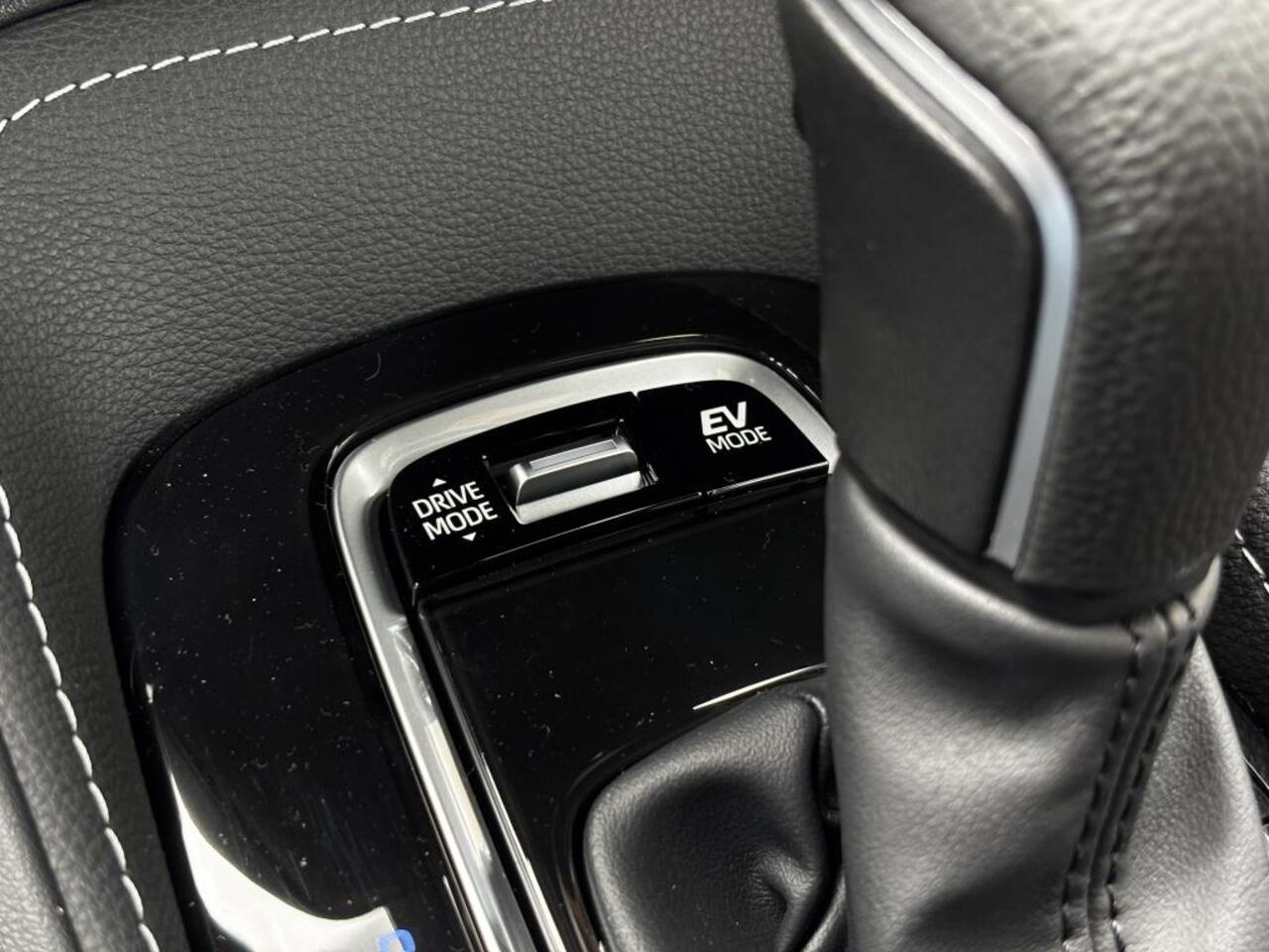 Suzuki Swace 1.8 Hybrid Style