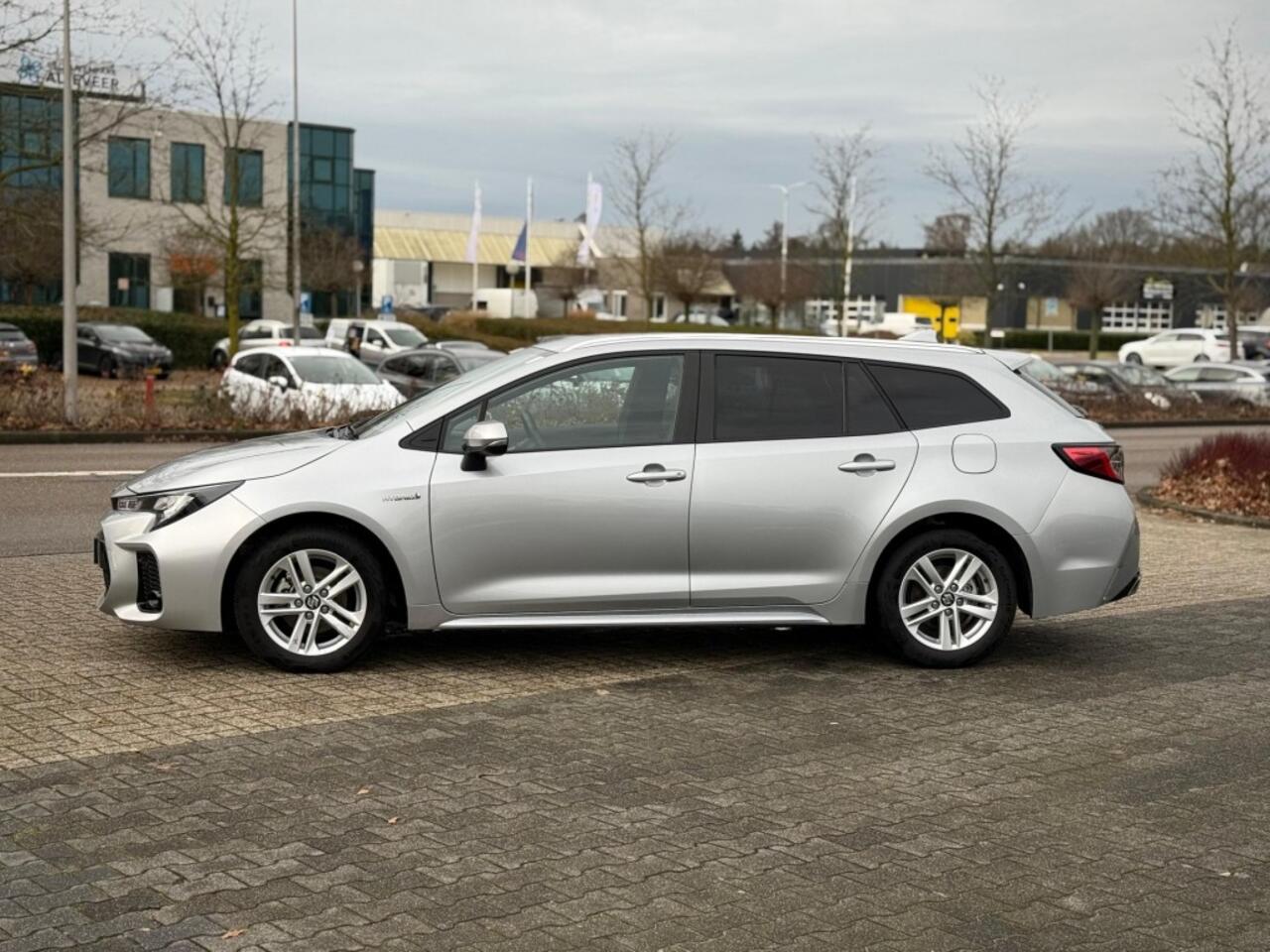 Suzuki Swace 1.8 HYBRID A/T SELECT