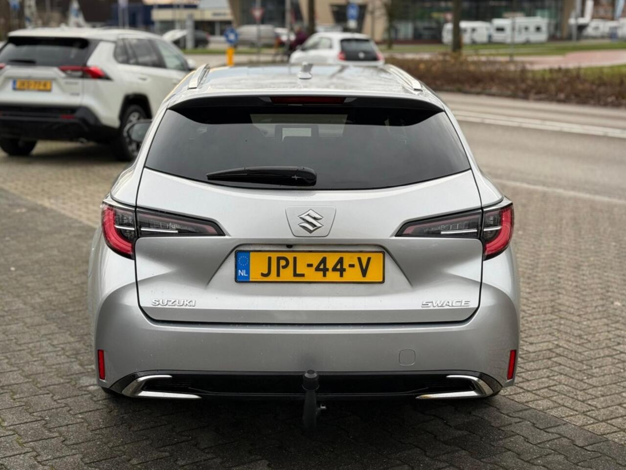 Suzuki Swace 1.8 HYBRID A/T SELECT