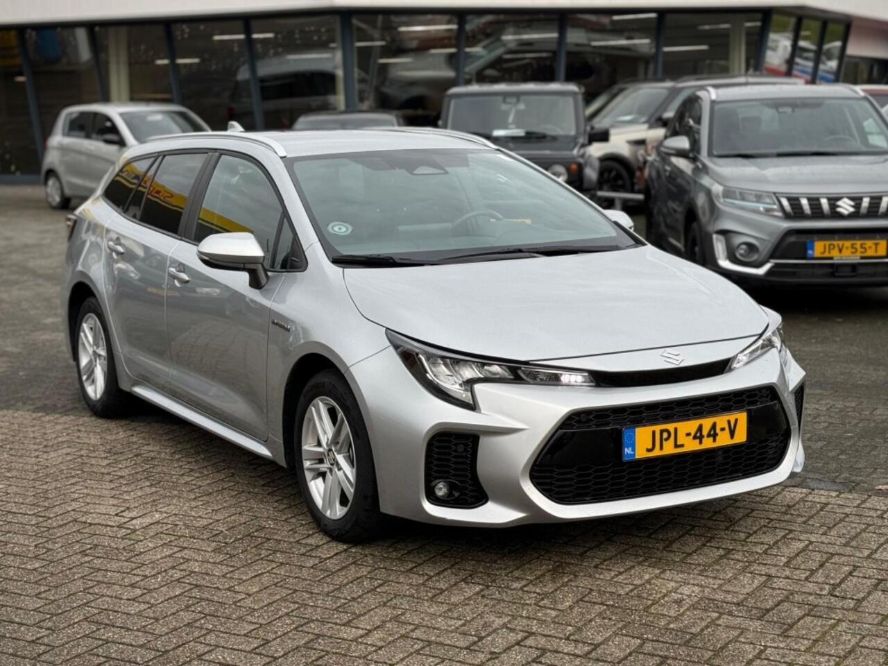 Suzuki Swace 1.8 HYBRID A/T SELECT