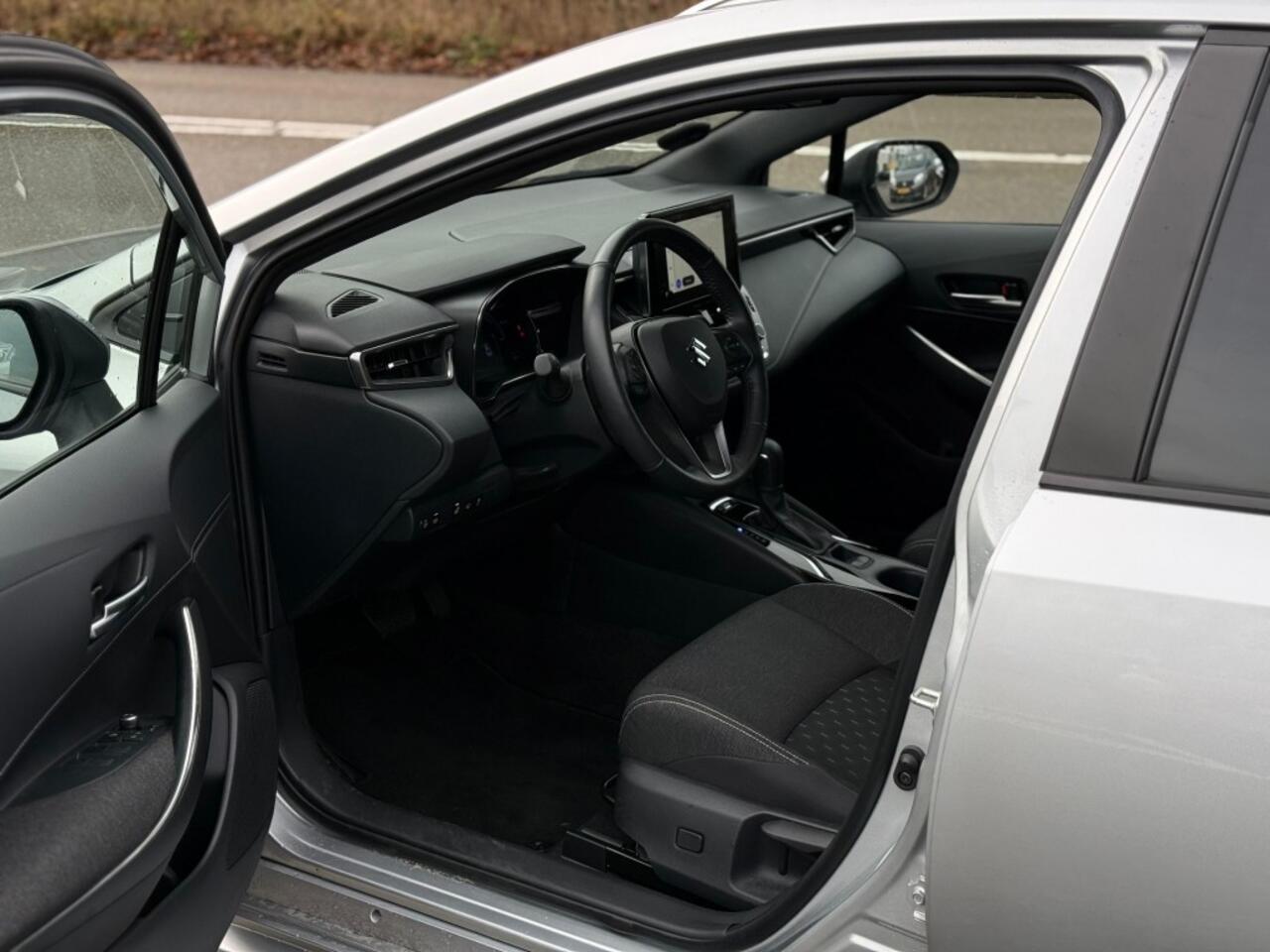 Suzuki Swace 1.8 HYBRID A/T SELECT