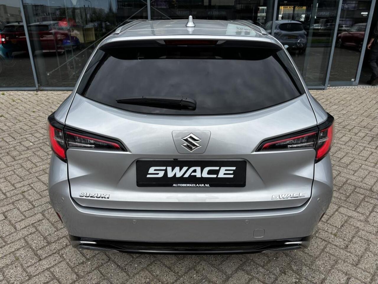 Suzuki Swace 1.8 Hybrid Style