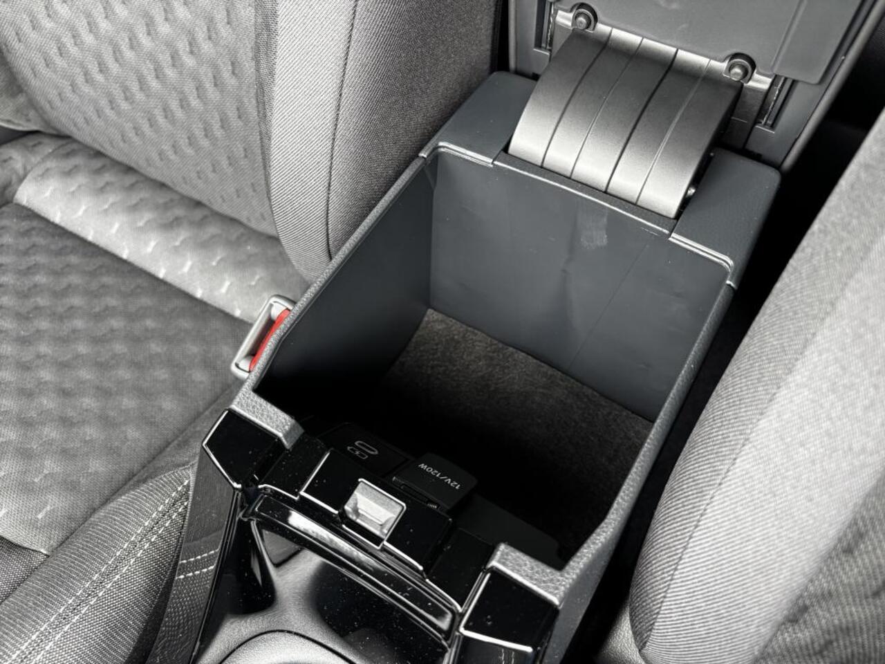 Suzuki Swace 1.8 Hybrid Style