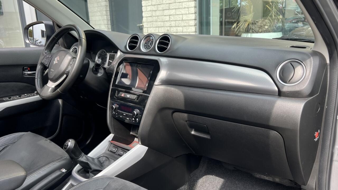 Suzuki VITARA 1.6 High Executive | Pano | Navi | Camera | Trekhaak