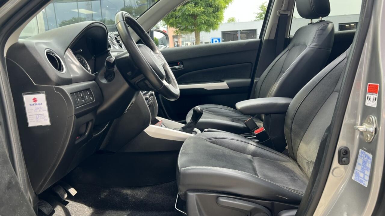 Suzuki VITARA 1.6 High Executive | Pano | Navi | Camera | Trekhaak