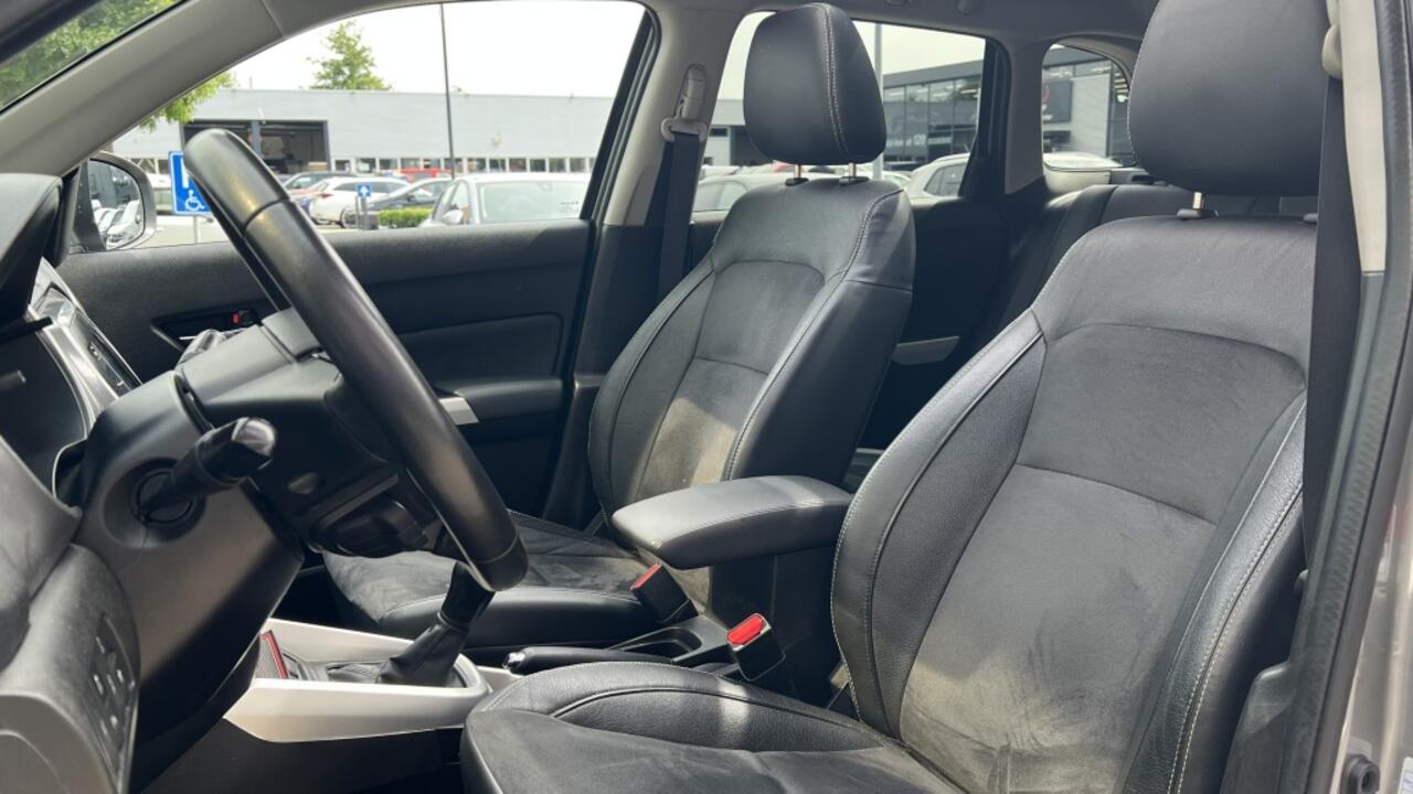 Suzuki VITARA 1.6 High Executive | Pano | Navi | Camera | Trekhaak