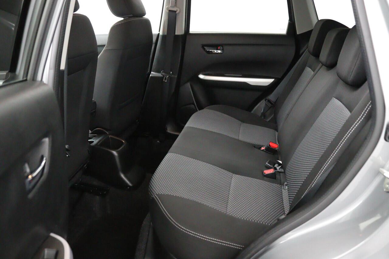 Suzuki VITARA 1.6 Business Edition Automaat | Trekhaak | Parkeersensoren | Navigatie | Cruise Control | Achteruitrijcamera |