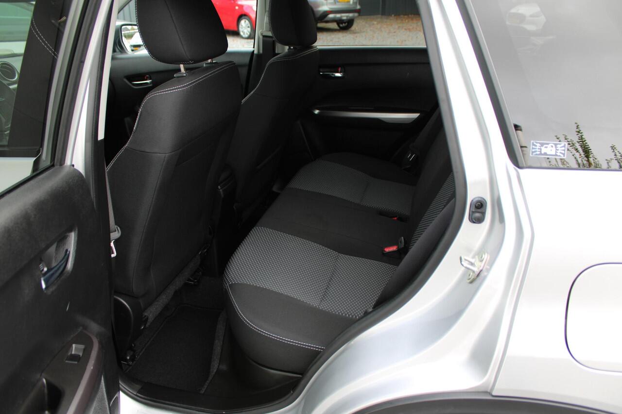 Suzuki VITARA 1.0 Boosterjet Select , Trekhaak, 1e Eig, en MAAR 34000 km!!