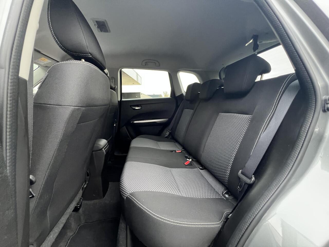 Suzuki VITARA 1.0 Boosterjet Select Automaat 112PK | Trekhaak | Cruise Control | Carplay | Parkeersensoren achter + Achteruitrijcamera