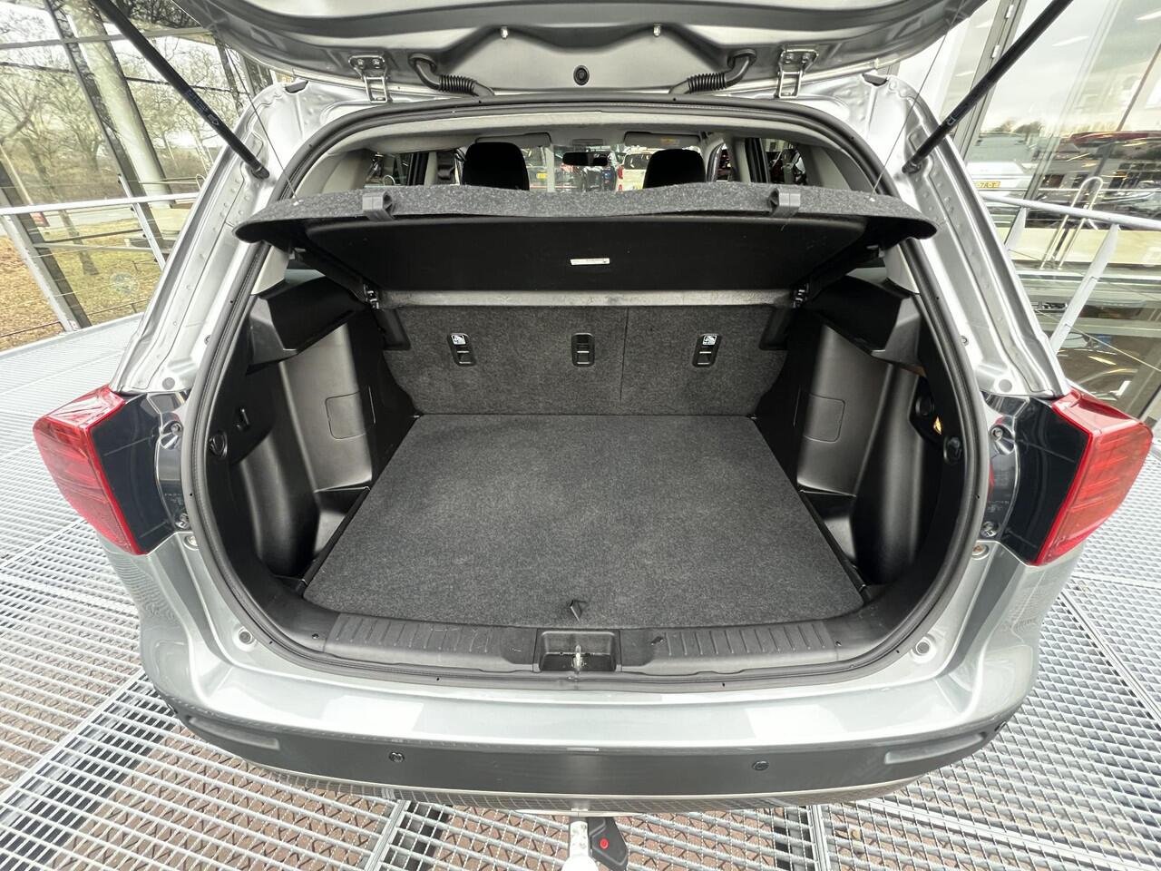 Suzuki VITARA 1.0 Boosterjet Select Automaat 112PK | Trekhaak | Cruise Control | Carplay | Parkeersensoren achter + Achteruitrijcamera