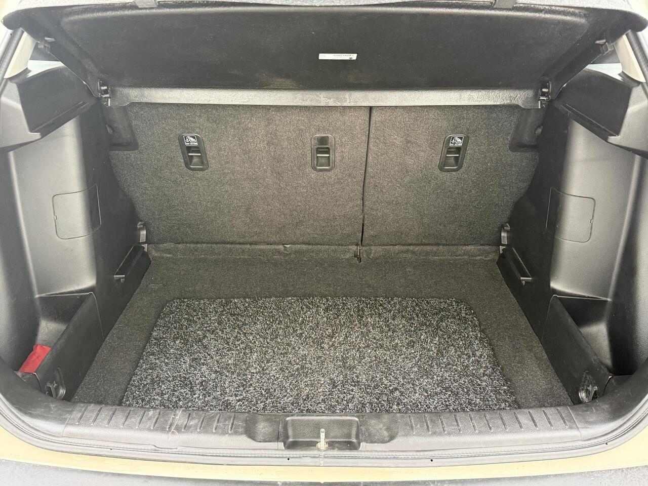 Suzuki VITARA 1.4 140 pk Automaat Style / Pano / Clima / Camera / Keyless / Alcantara / Adaptive Cruise / Two Tone / Stijl