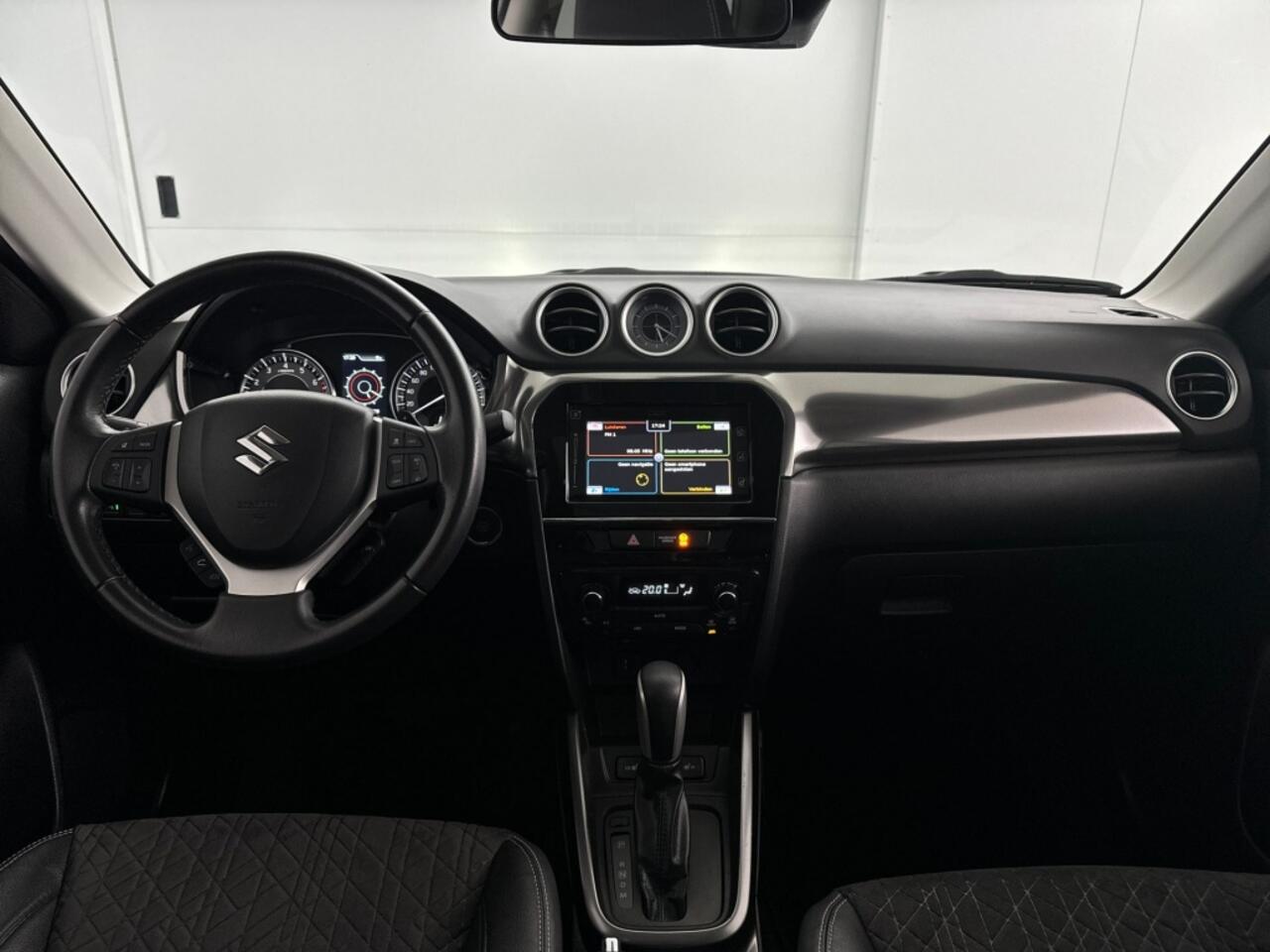 Suzuki VITARA 1.4 Boosterjet Stijl Automaat | Panoramadak | Adaptieve Cruise Control | Parkeercamera
