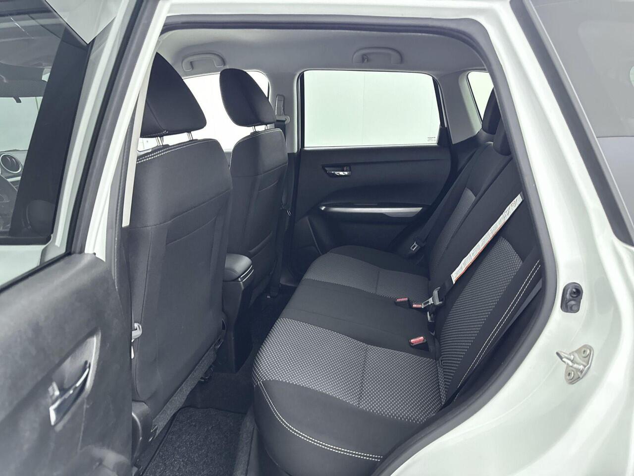 Suzuki VITARA 1.4 Boosterjet Select Smart Hybrid AllGrip 129PK | Navigatie | Achteruitrijcamera | Climate Control | Cruise Control