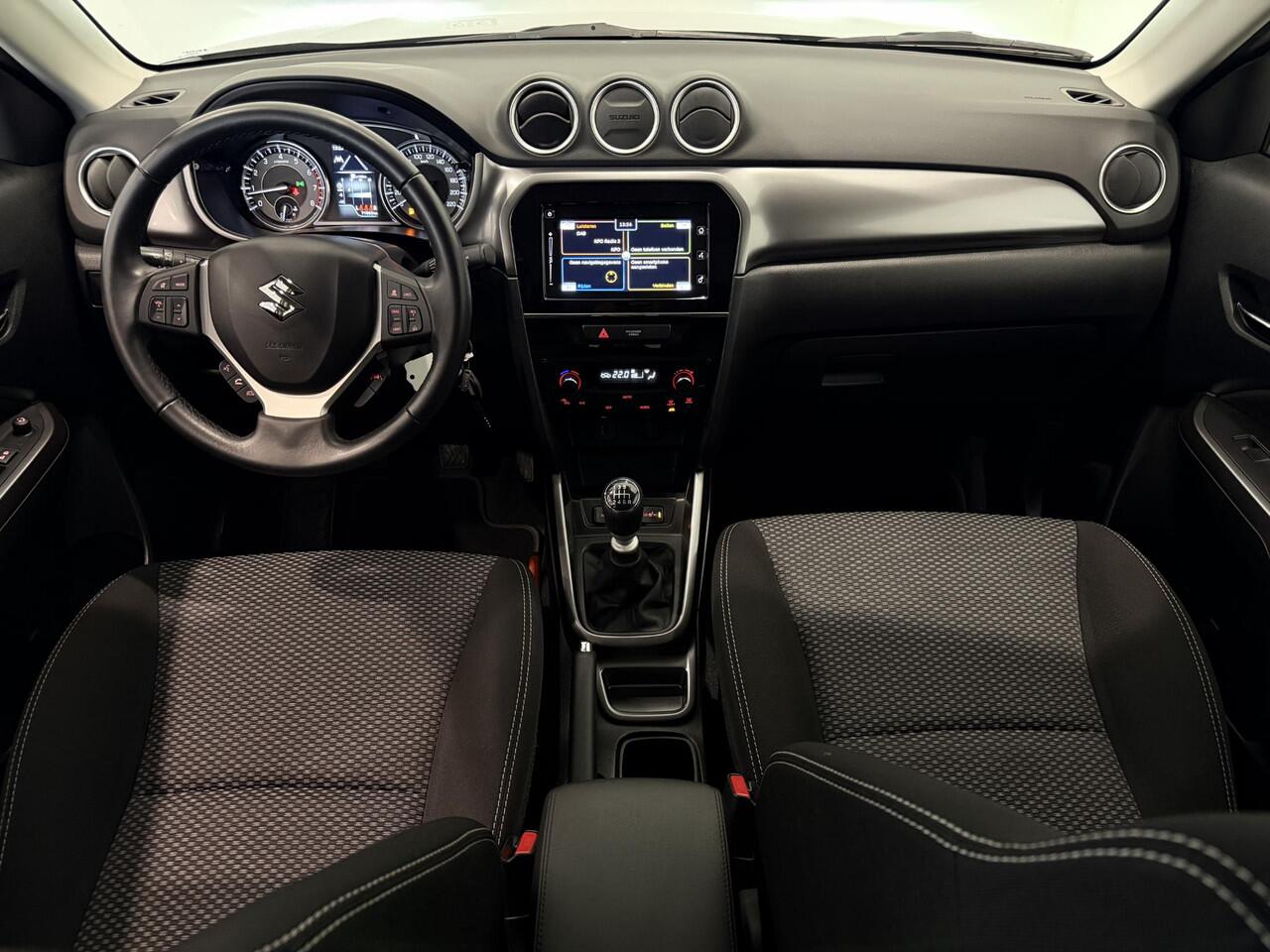 Suzuki VITARA 1.4 Boosterjet Select Smart Hybrid | Trekhaak | Climate Control | Cruise Control | Achteruitrijcamera | Lichtmetalen velgen 17"