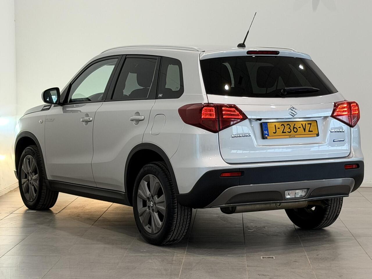 Suzuki VITARA 1.4 Boosterjet Select Smart Hybrid | Trekhaak | Climate Control | Cruise Control | Achteruitrijcamera | Lichtmetalen velgen 17"