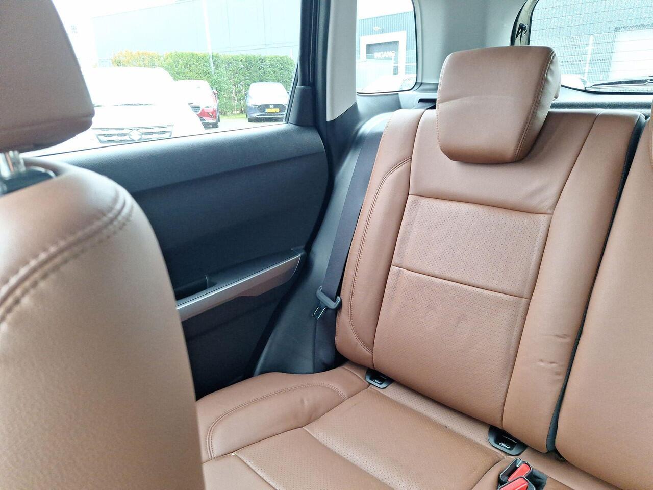 Suzuki VITARA 1.0 Boosterjet Select | NL-Auto | Navigatie | Camera | Climate Controle | Cruise Control | Lederen Bekleding | Stoelverwarming | LM-velgen | Trekhaak | 1e Eigenaar