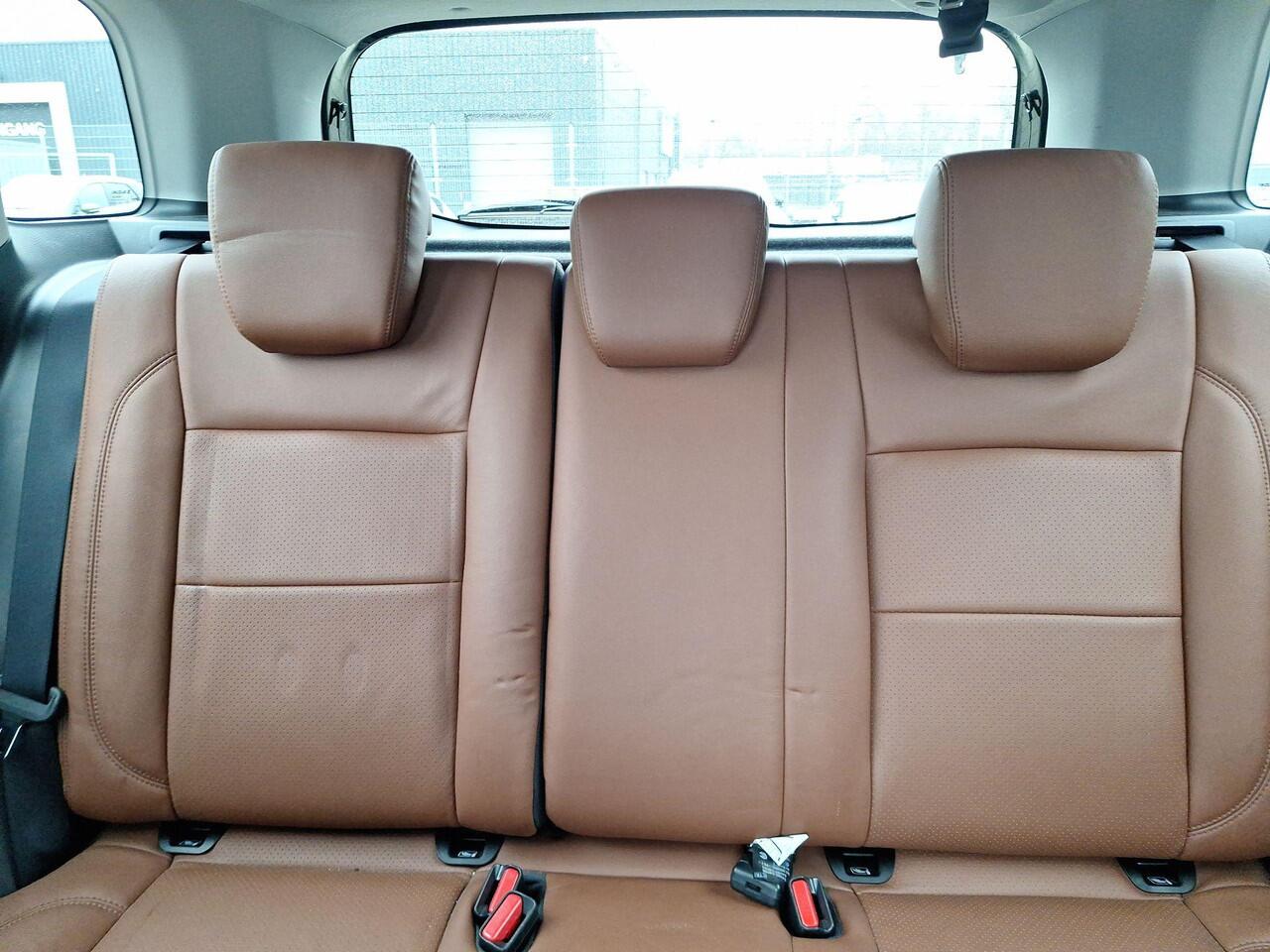 Suzuki VITARA 1.0 Boosterjet Select | NL-Auto | Navigatie | Camera | Climate Controle | Cruise Control | Lederen Bekleding | Stoelverwarming | LM-velgen | Trekhaak | 1e Eigenaar