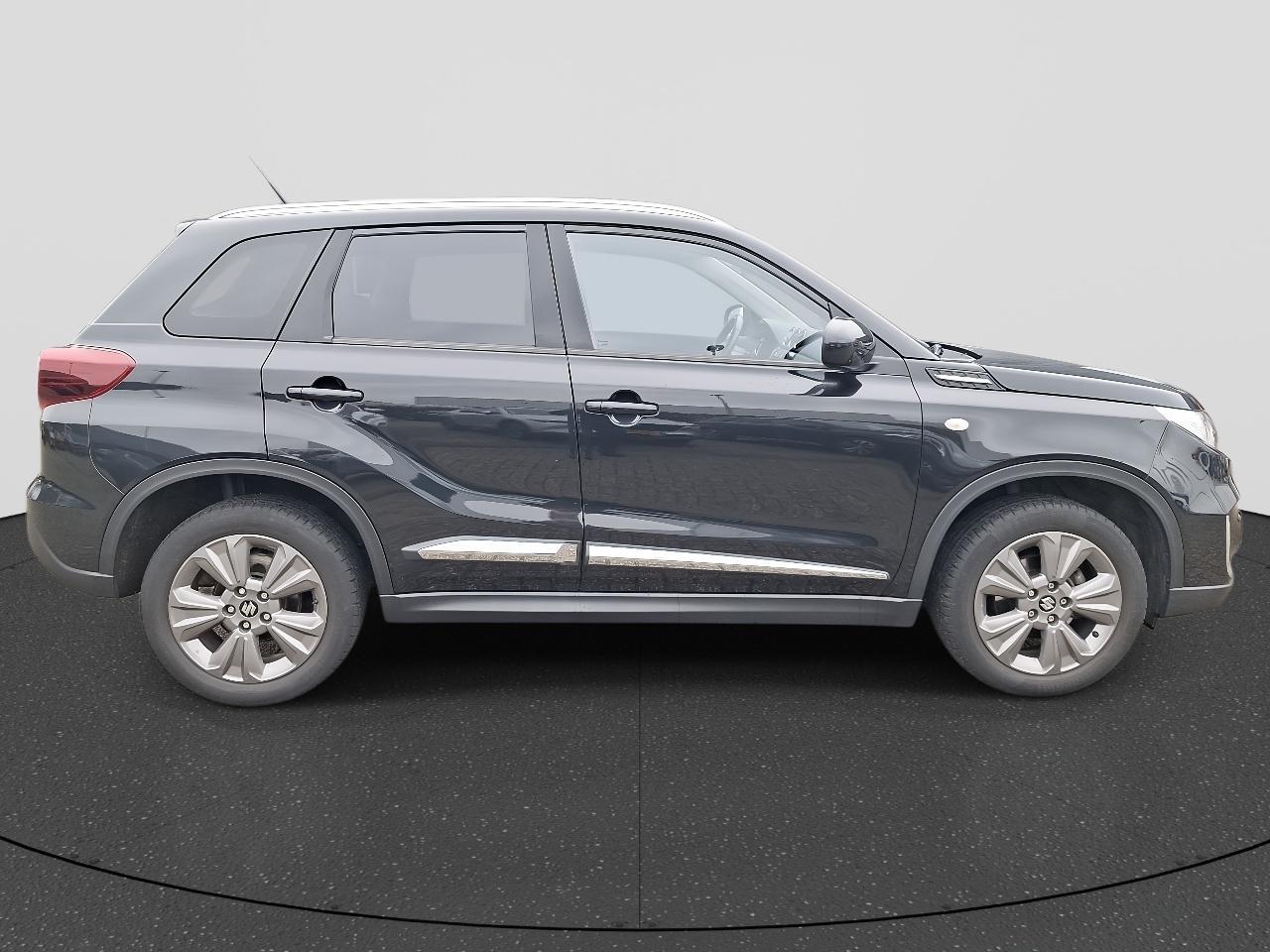 Suzuki VITARA 1.0 Boosterjet Select | NL-Auto | Navigatie | Camera | Climate Controle | Cruise Control | Lederen Bekleding | Stoelverwarming | LM-velgen | Trekhaak | 1e Eigenaar