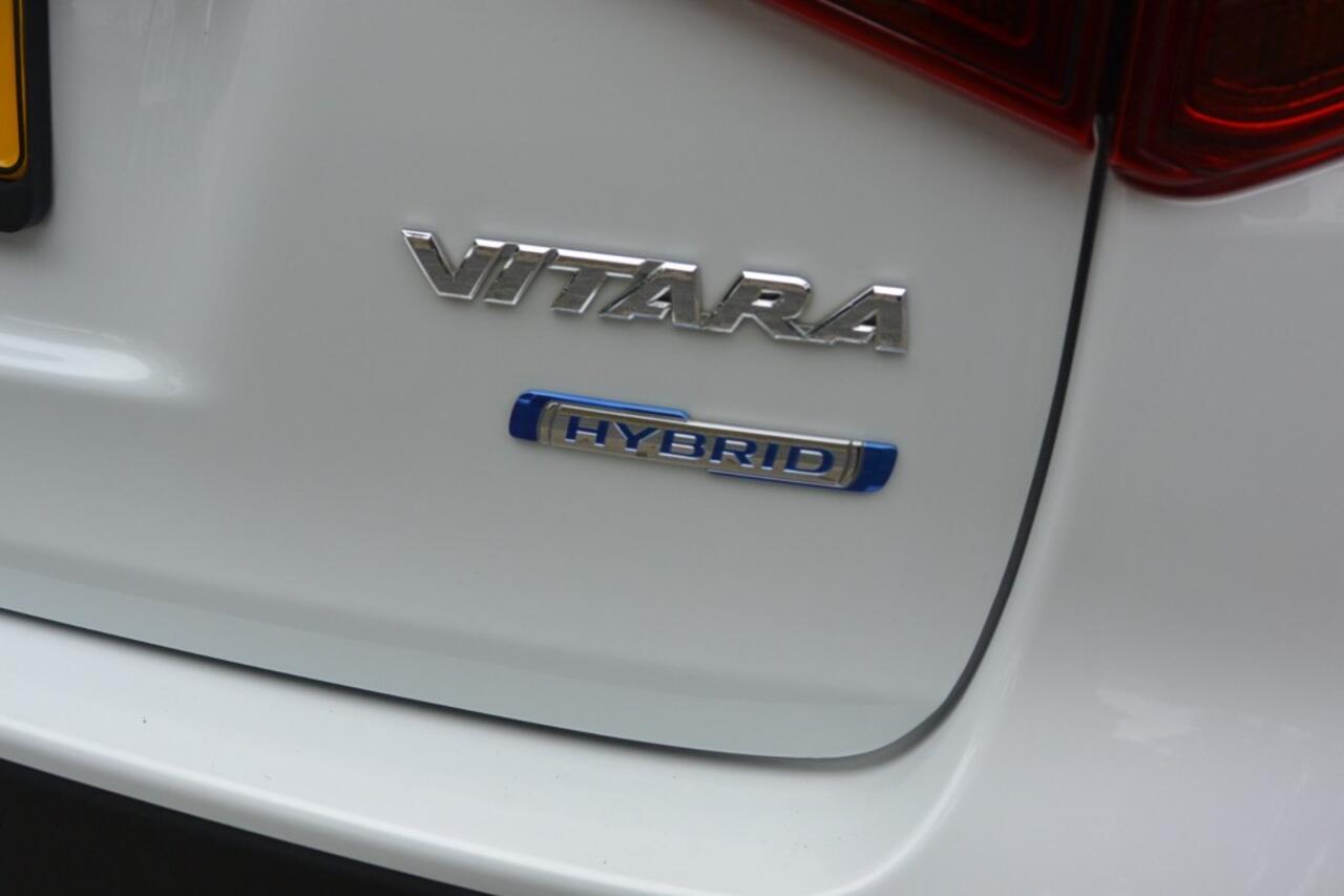 Suzuki VITARA 1.4 Select Smart Hybrid L.m.velgen/Treeplankset
