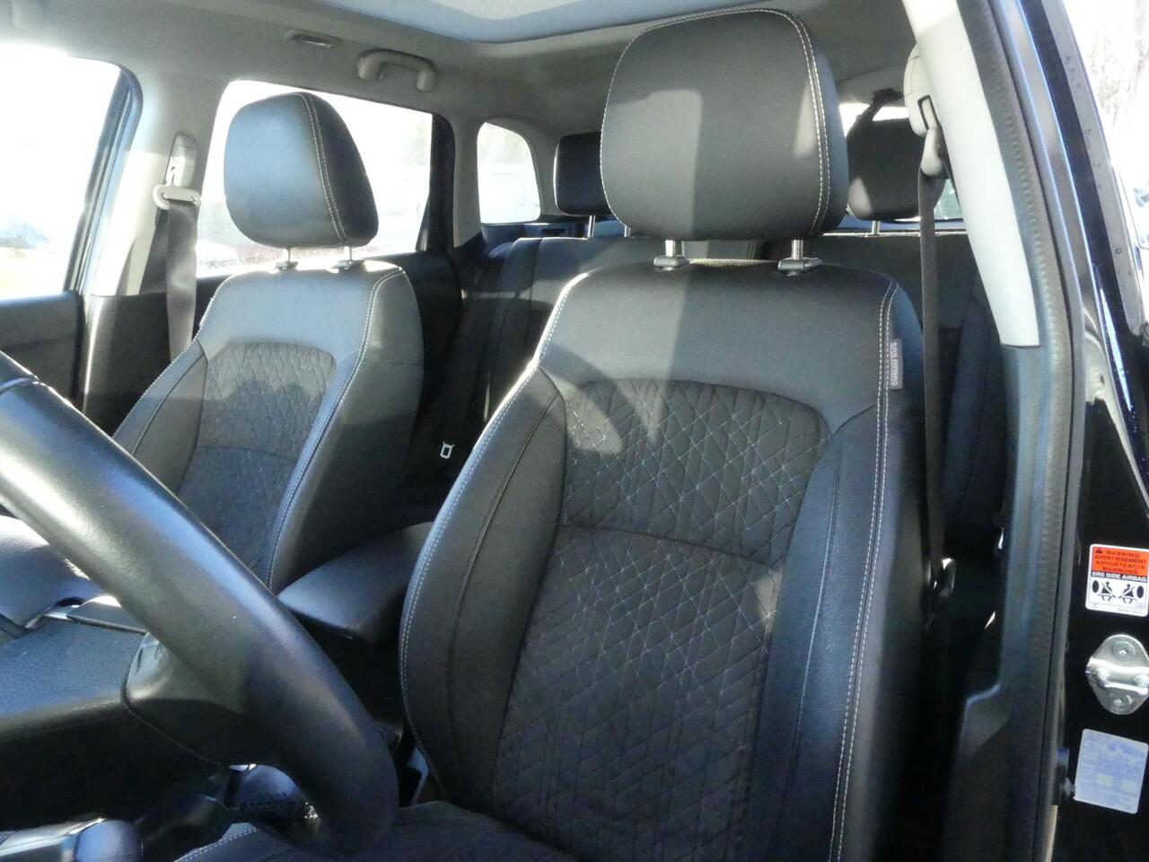 Suzuki VITARA 1.4 Boosterjet Style Smart Hybrid Panoramic roof Trekhaak 1500kg, NL auto, Dealer O.H., Camera, Apple Carpl/Andr Auto