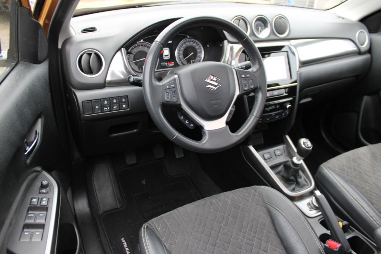 Suzuki VITARA 1.4 Boosterjet Style SmarHybrid | All Grip | 4x4 |