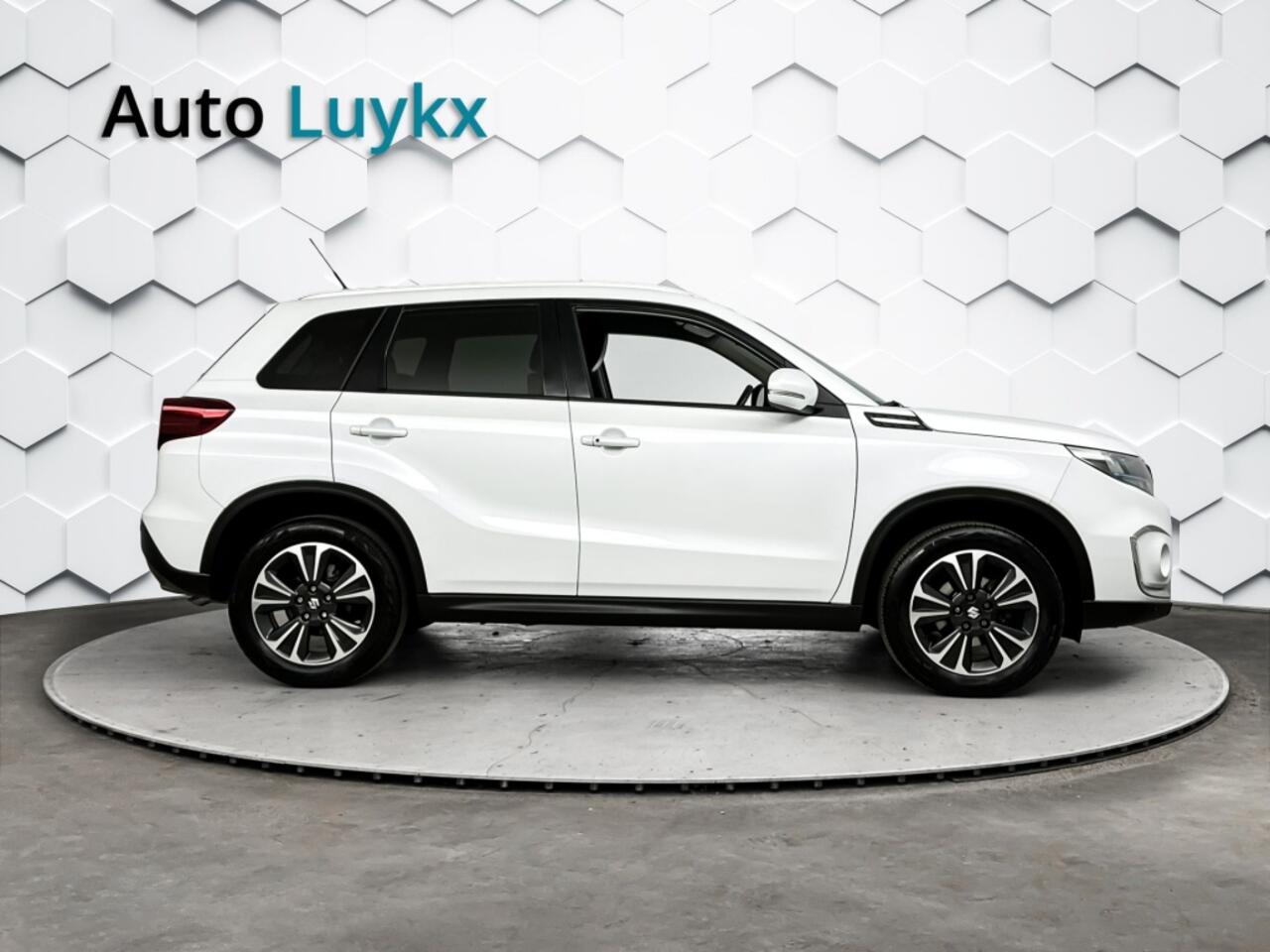 Suzuki VITARA 1.4 Boosterjet Style Smart Hybrid Automaat | Leder/Alcantara | Adaptieve Cruise Control | Parkeercamera