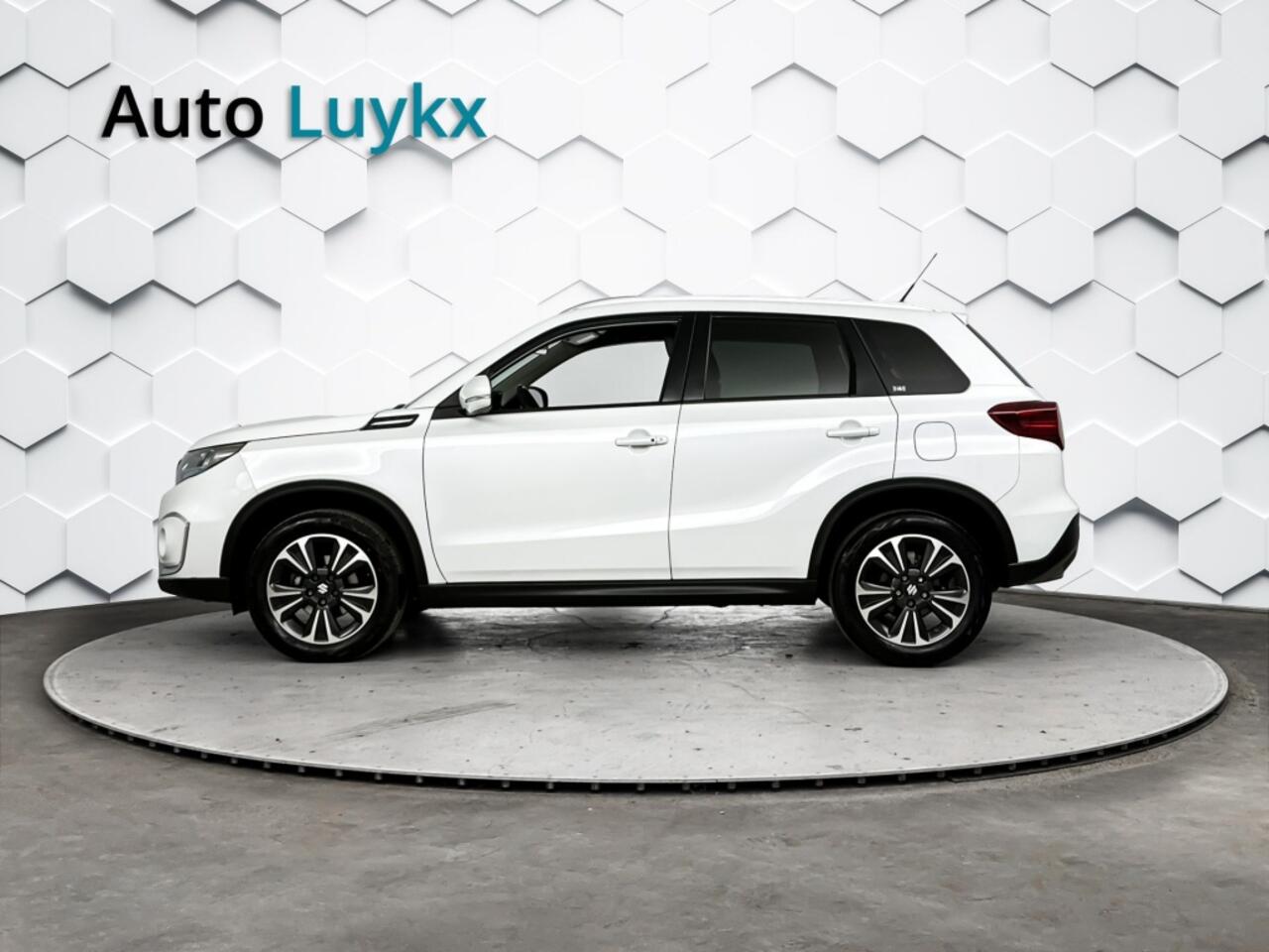Suzuki VITARA 1.4 Boosterjet Style Smart Hybrid Automaat | Leder/Alcantara | Adaptieve Cruise Control | Parkeercamera