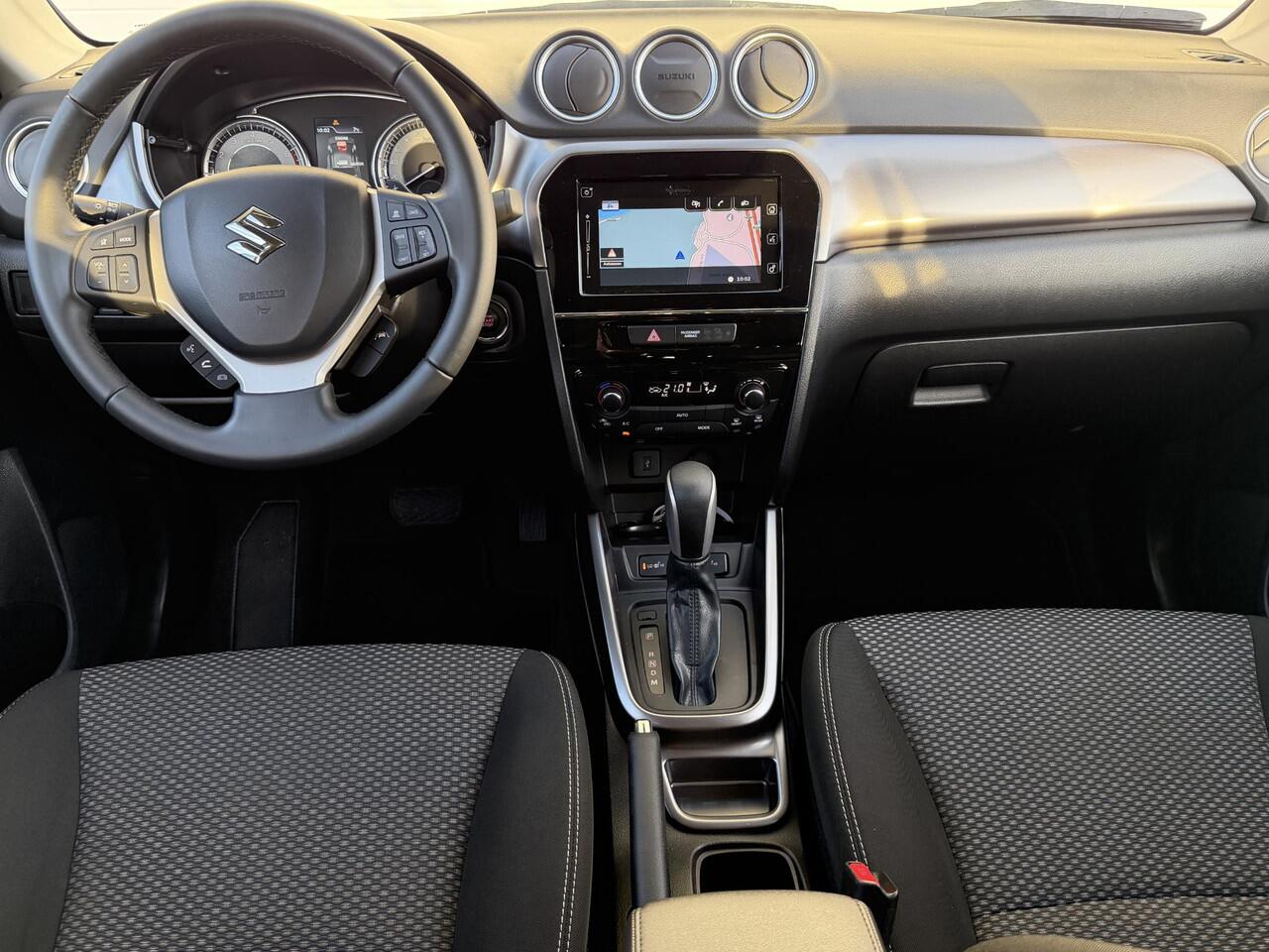 Suzuki VITARA 1.4 Boosterjet Select Smart Hybrid / Clima / Keyless / Navi / Carplay / Camera / Stoelverwarming / Two Tone