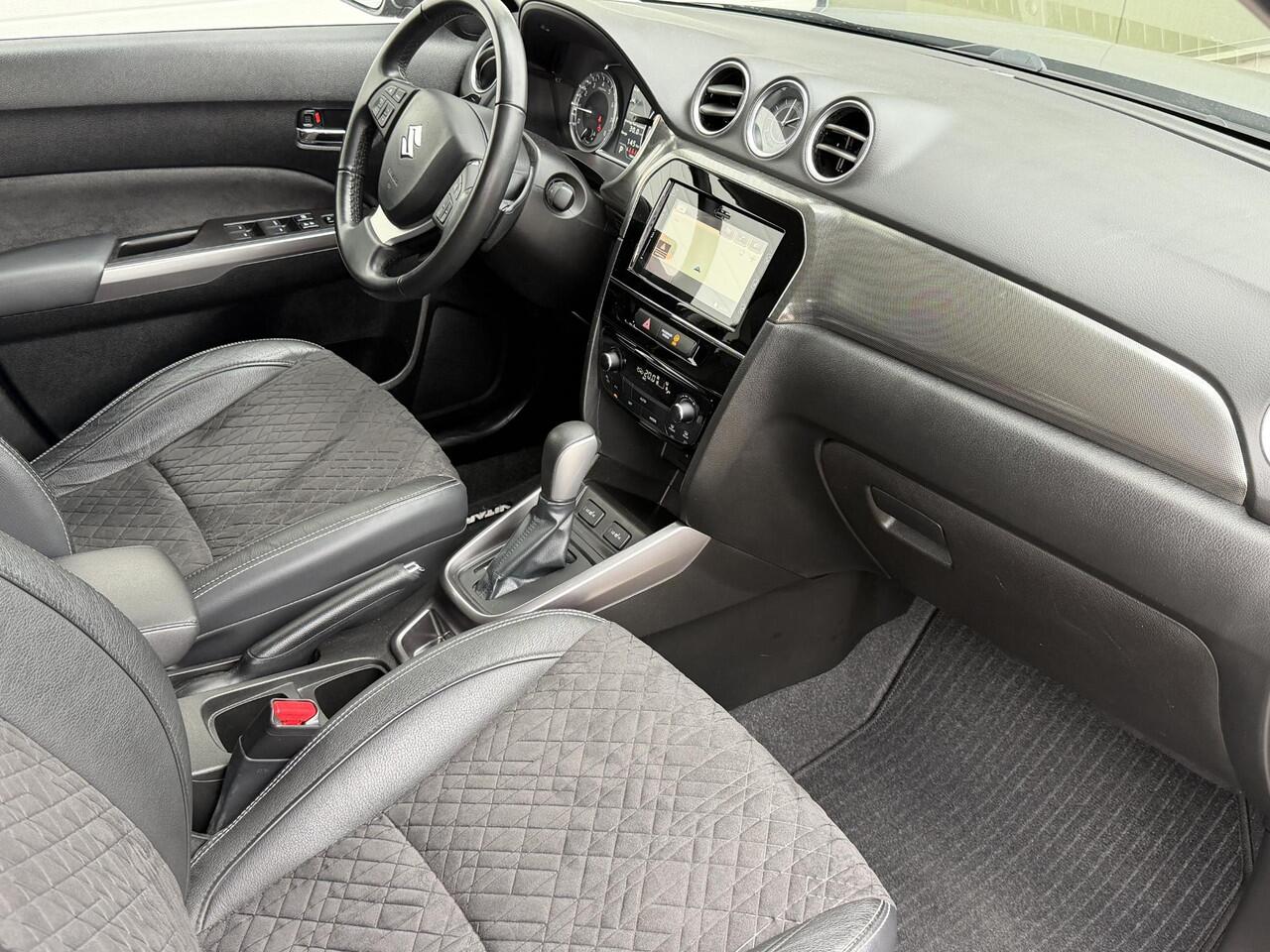 Suzuki VITARA 1.4 Boosterjet 129PK Style Smart Hybrid / Pano / Clima / Camera / Keyless / Alcantara / Adaptive Cruise / Two Tone / Stijl