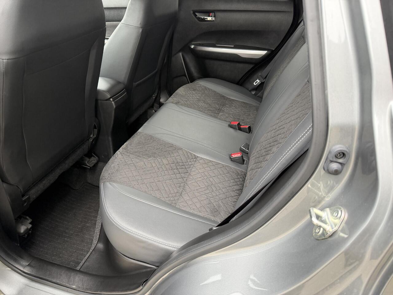 Suzuki VITARA 1.4 Boosterjet 129PK Style Smart Hybrid / Pano / Clima / Camera / Keyless / Alcantara / Adaptive Cruise / Two Tone / Stijl