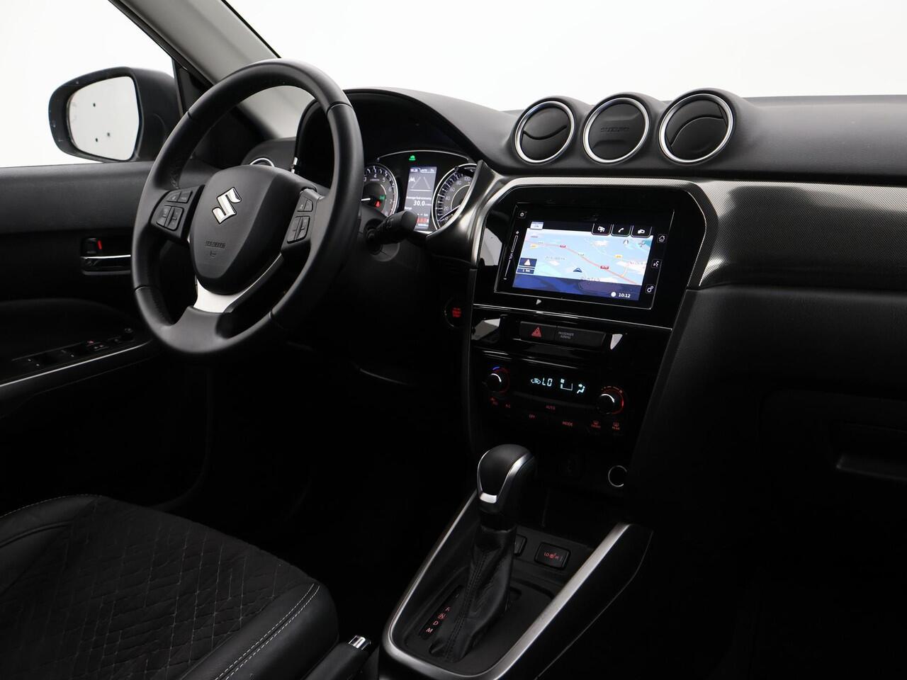 Suzuki VITARA 1.5 HYBRID AUT. ALLGRIP 4WD STYLE + TREKHAAK | ADAPTIVE CRUISE | CAMERA | STOELVERW. | NAVIGATIE
