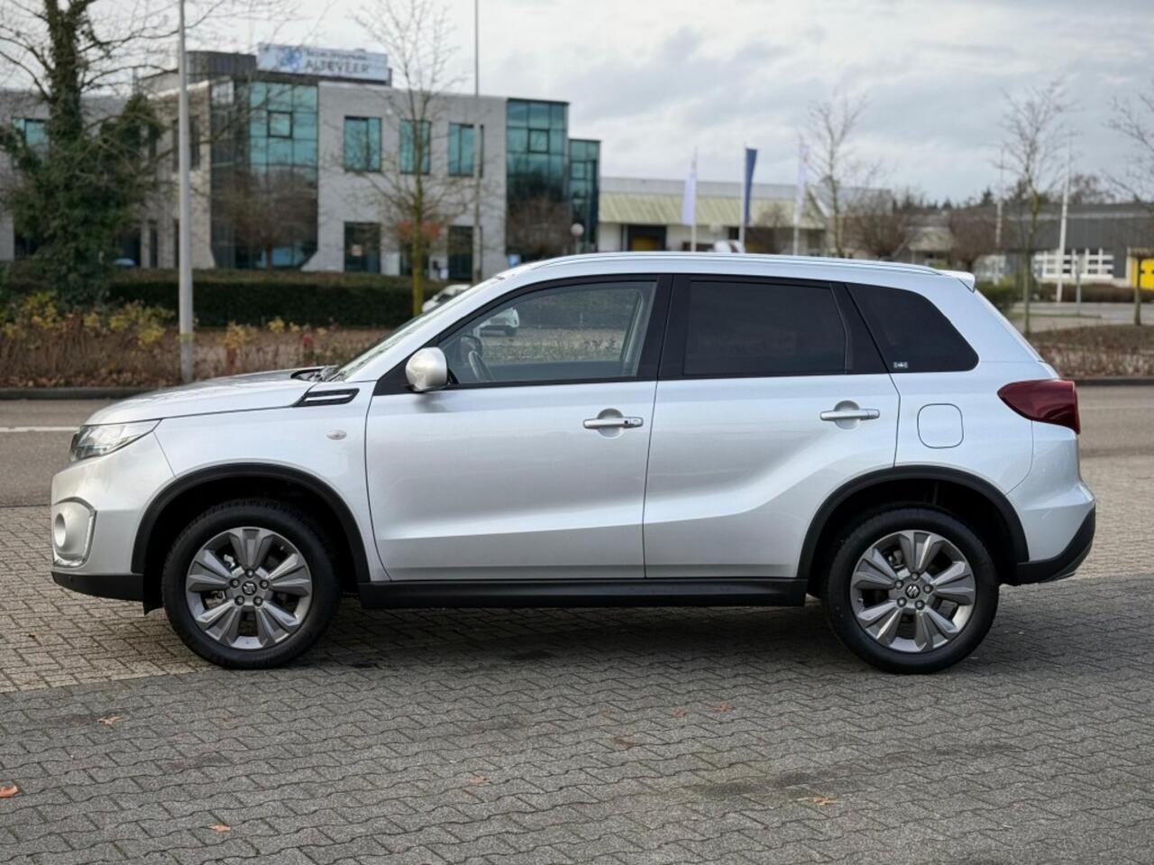 Suzuki VITARA 1.4 SELECT SMART HYBRID AUTOMAAT CAMERA NAVI 14.300KM