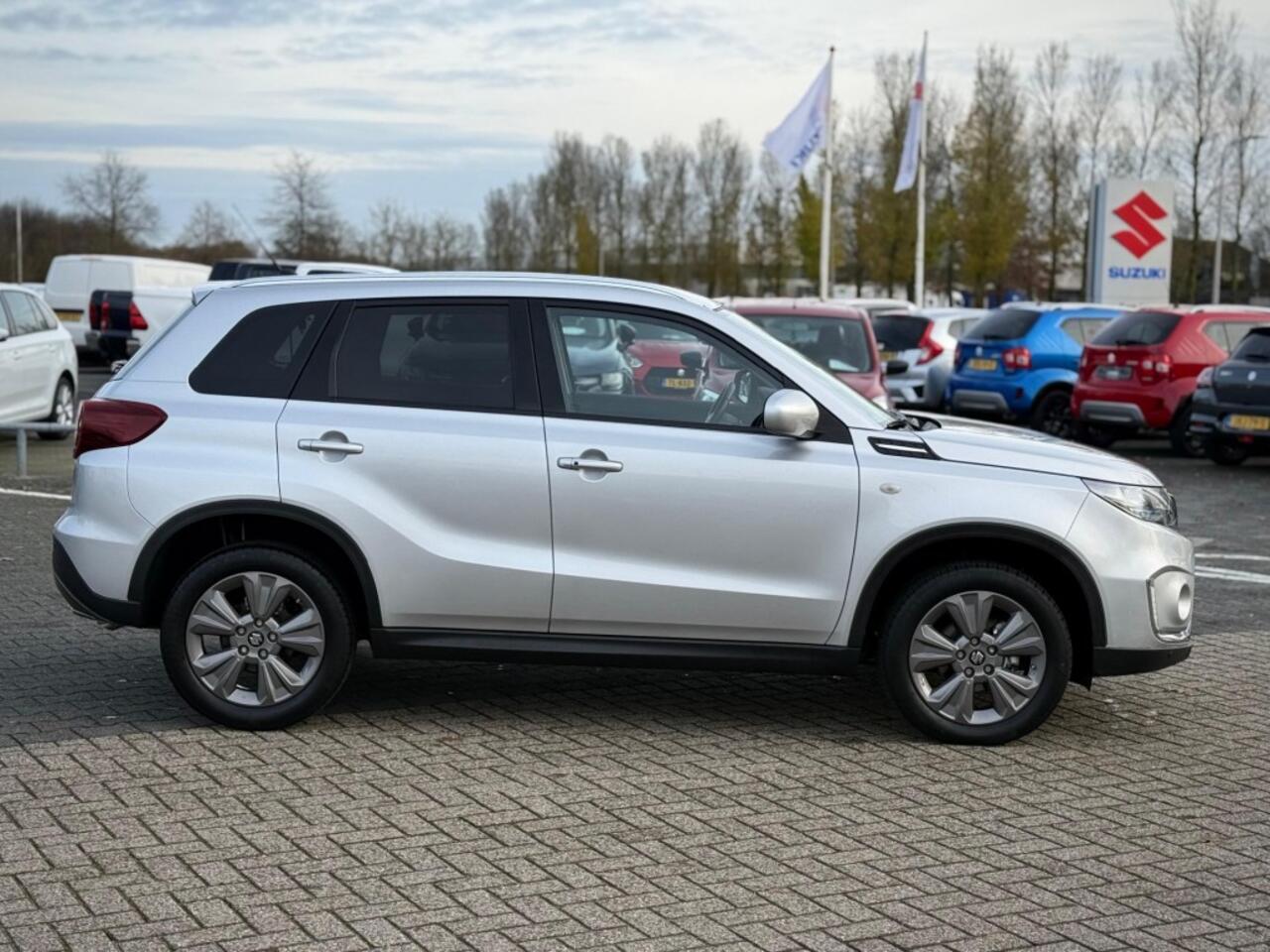 Suzuki VITARA 1.4 SELECT SMART HYBRID AUTOMAAT CAMERA NAVI 14.300KM