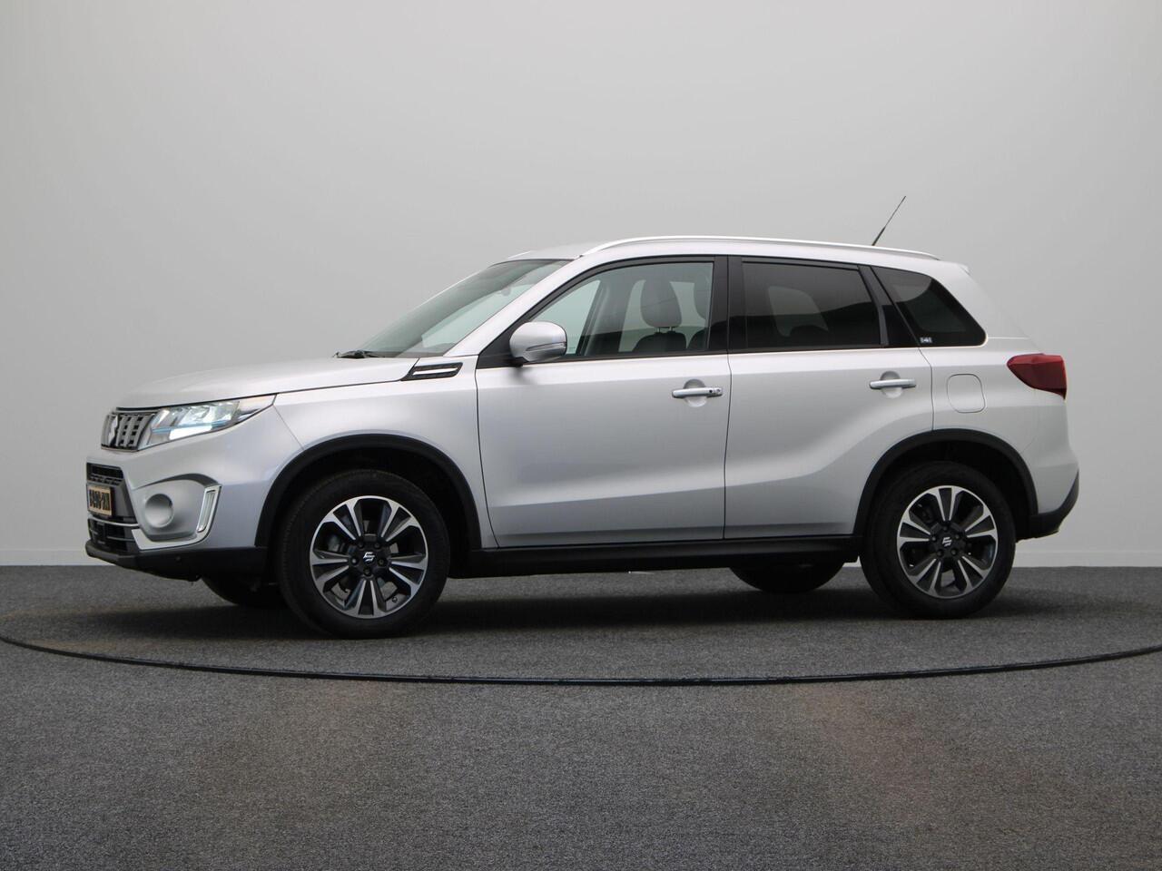 Suzuki VITARA 1.4 Boosterjet Style Smart Hybrid | Navigatie | Parkeersensoren voor en achter | Stoelverwarming | Trekhaak |