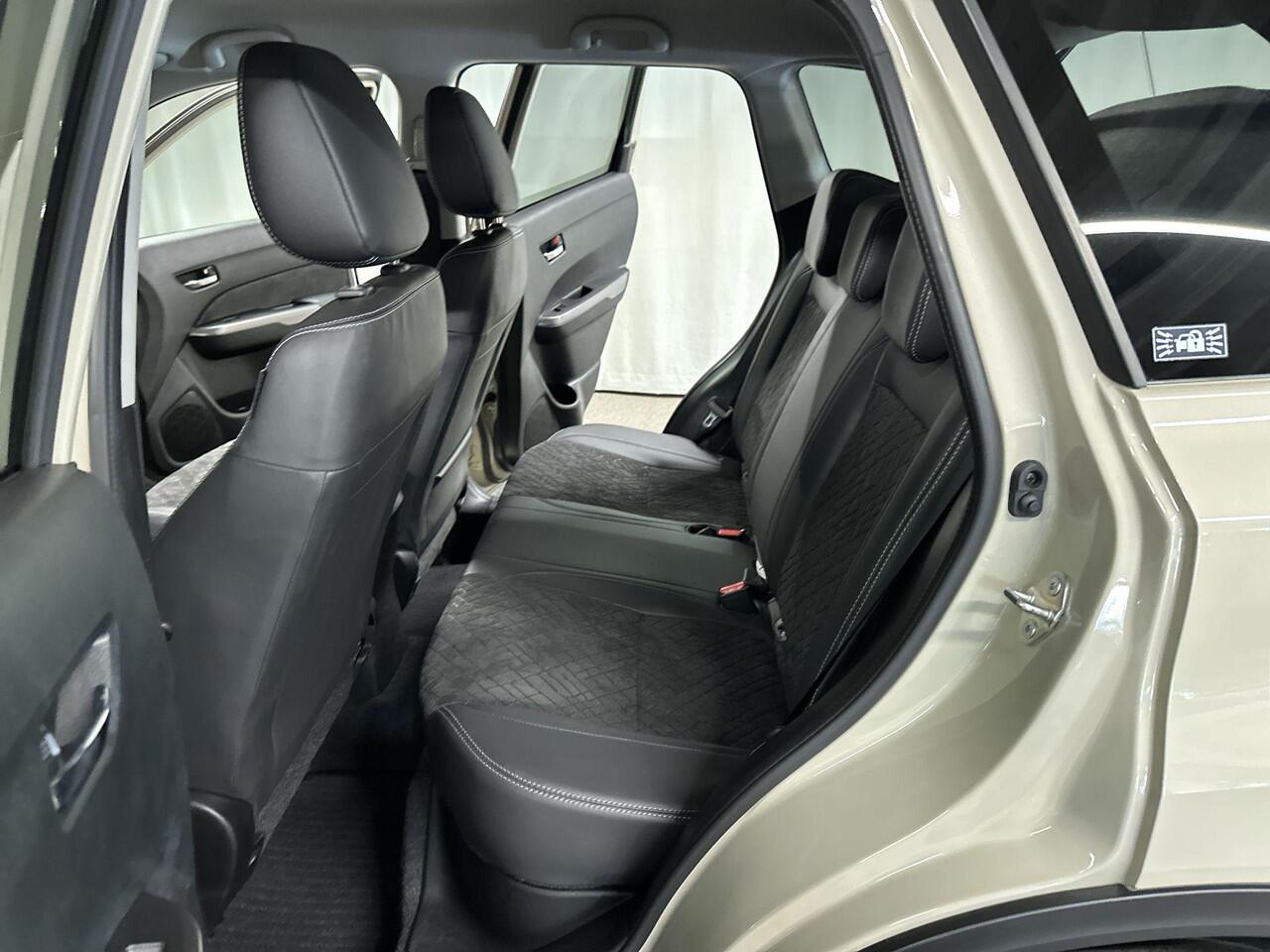 Suzuki VITARA 1.4 Boosterjet Style Smart Hybrid Navi | LED | Camera