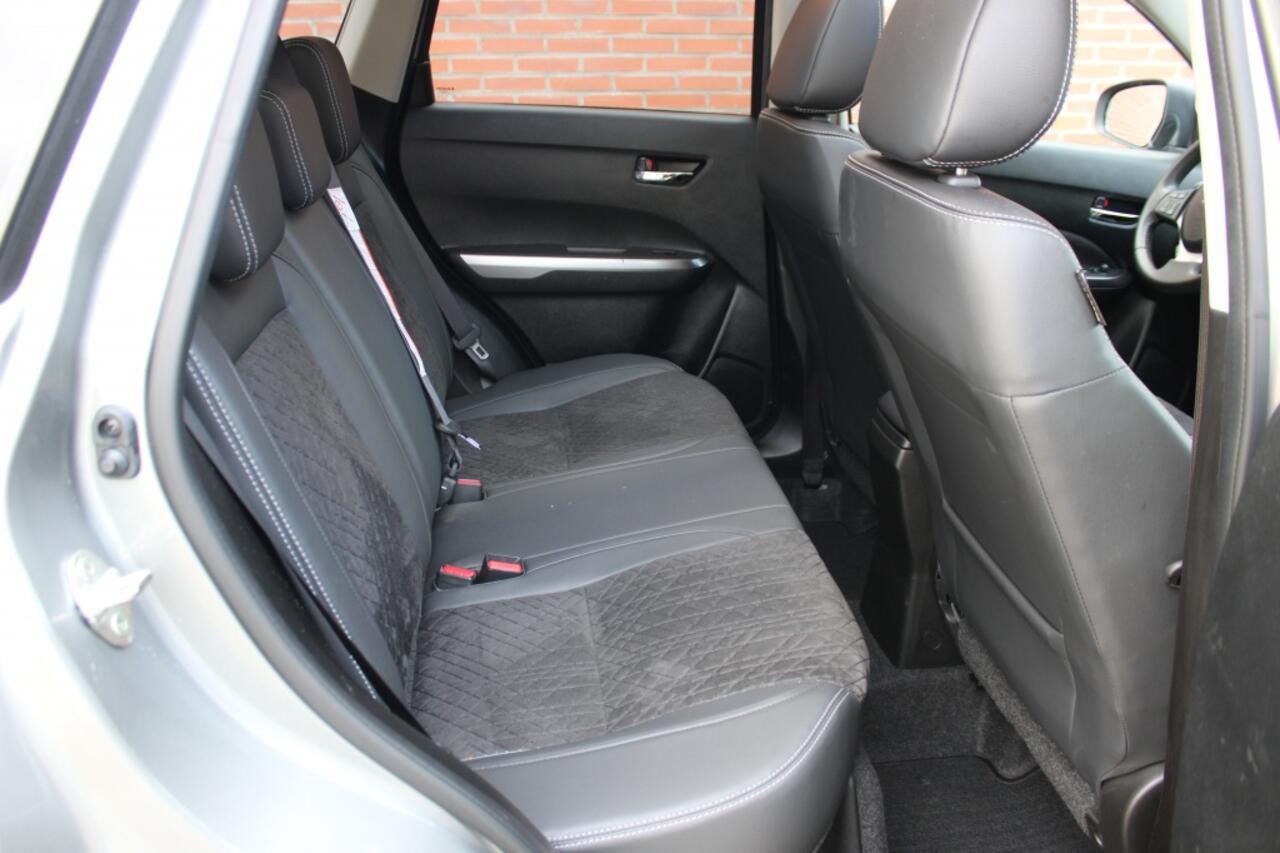 Suzuki VITARA 1.4 Boosterjet Style Smart Hybrid | Pano | Trekhaak | Full Led