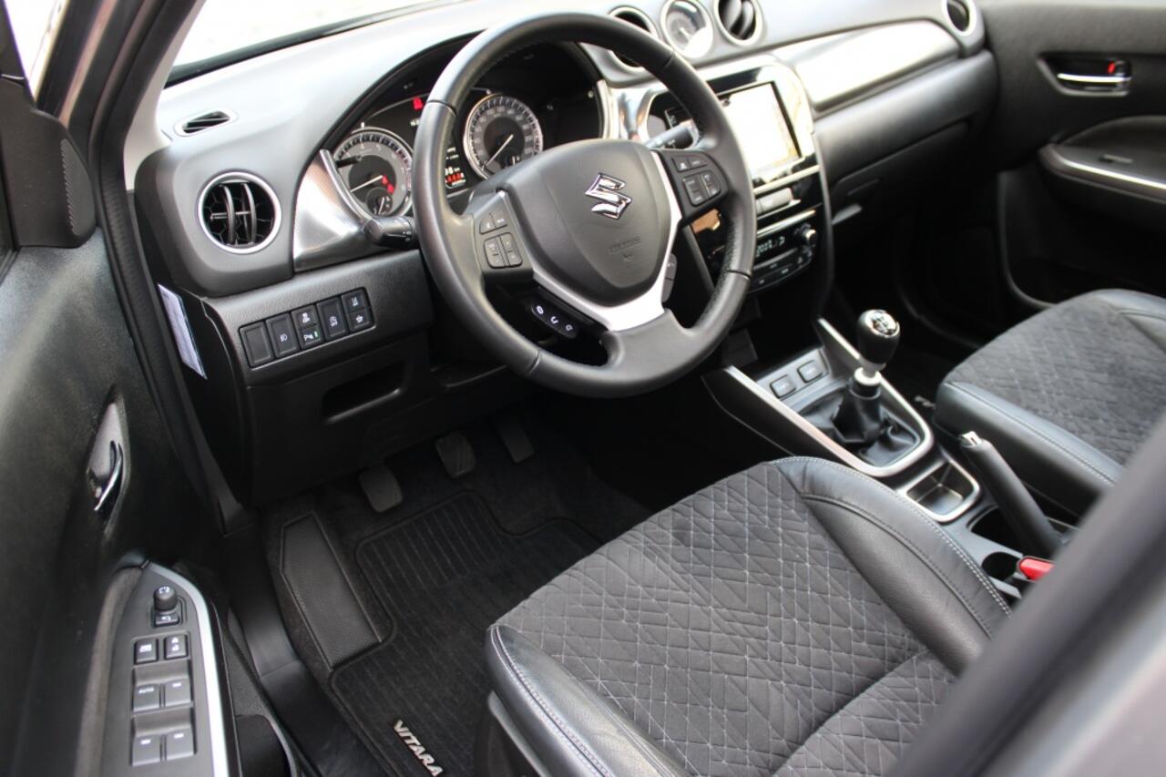 Suzuki VITARA 1.4 Boosterjet Style Smart Hybrid | Pano | Trekhaak | Full Led
