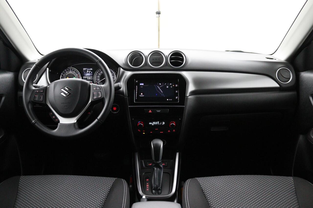 Suzuki VITARA 1.4 Boosterjet Select Smart Hybrid Automaat | Keyless Entry | Navigatie | Stoelverwarming | Parkeersensoren | Achteruitrijcamera | Apple Carplay |