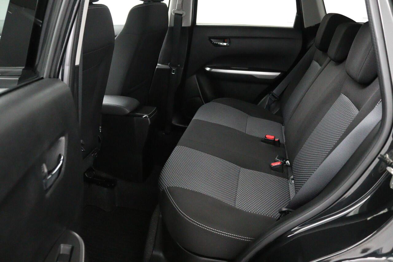 Suzuki VITARA 1.4 Boosterjet Select Smart Hybrid Automaat | Keyless Entry | Navigatie | Stoelverwarming | Parkeersensoren | Achteruitrijcamera | Apple Carplay |