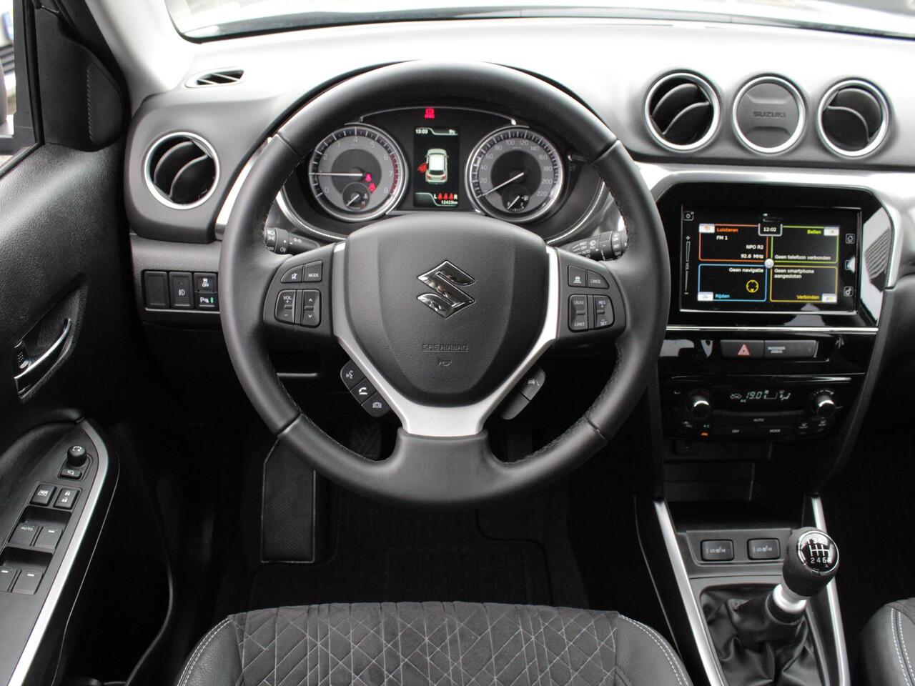 Suzuki VITARA 1.4 Boosterjet Style Hybrid | Schuif/Kanteldak | Leder | Adap. Cruise | Park sens | Lm-Velgen