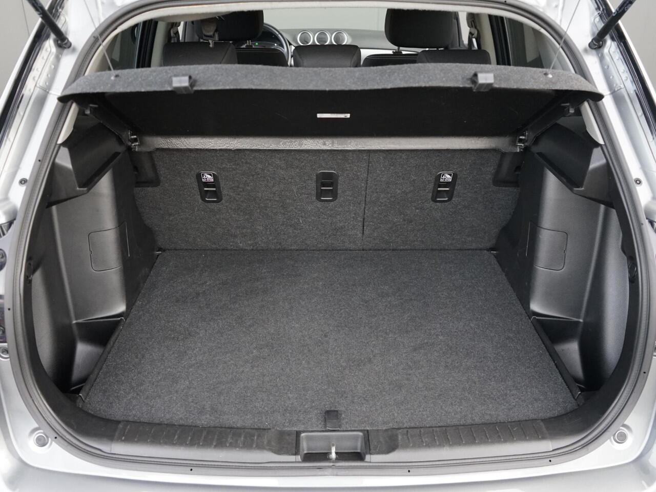 Suzuki VITARA 1.5 Hybrid Select 1e Eig / Dealeronderh / Stoelverw / Navi / Carplay / LED / Two-tone